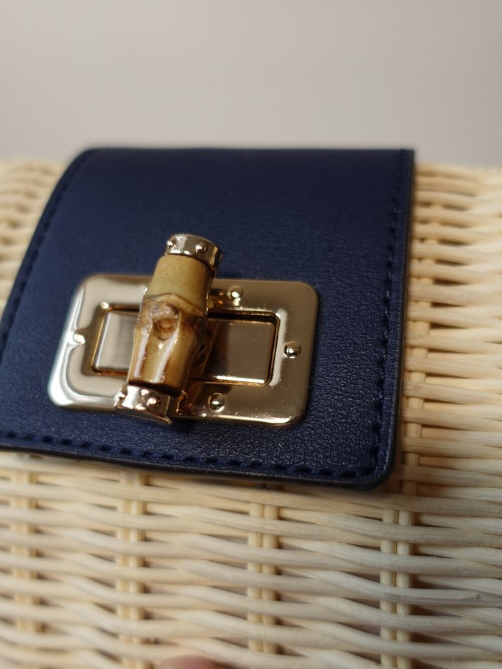 Tommy Bahama Woven Clutch with chain Strap - Picture 4 of 5